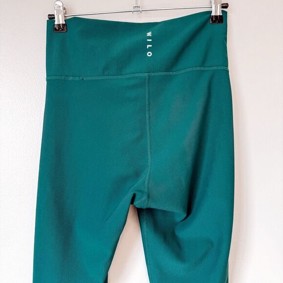 Wilo Green Ribbed Cross Over Waist Crop Leggings Size Medium - Picture 5 of 7
